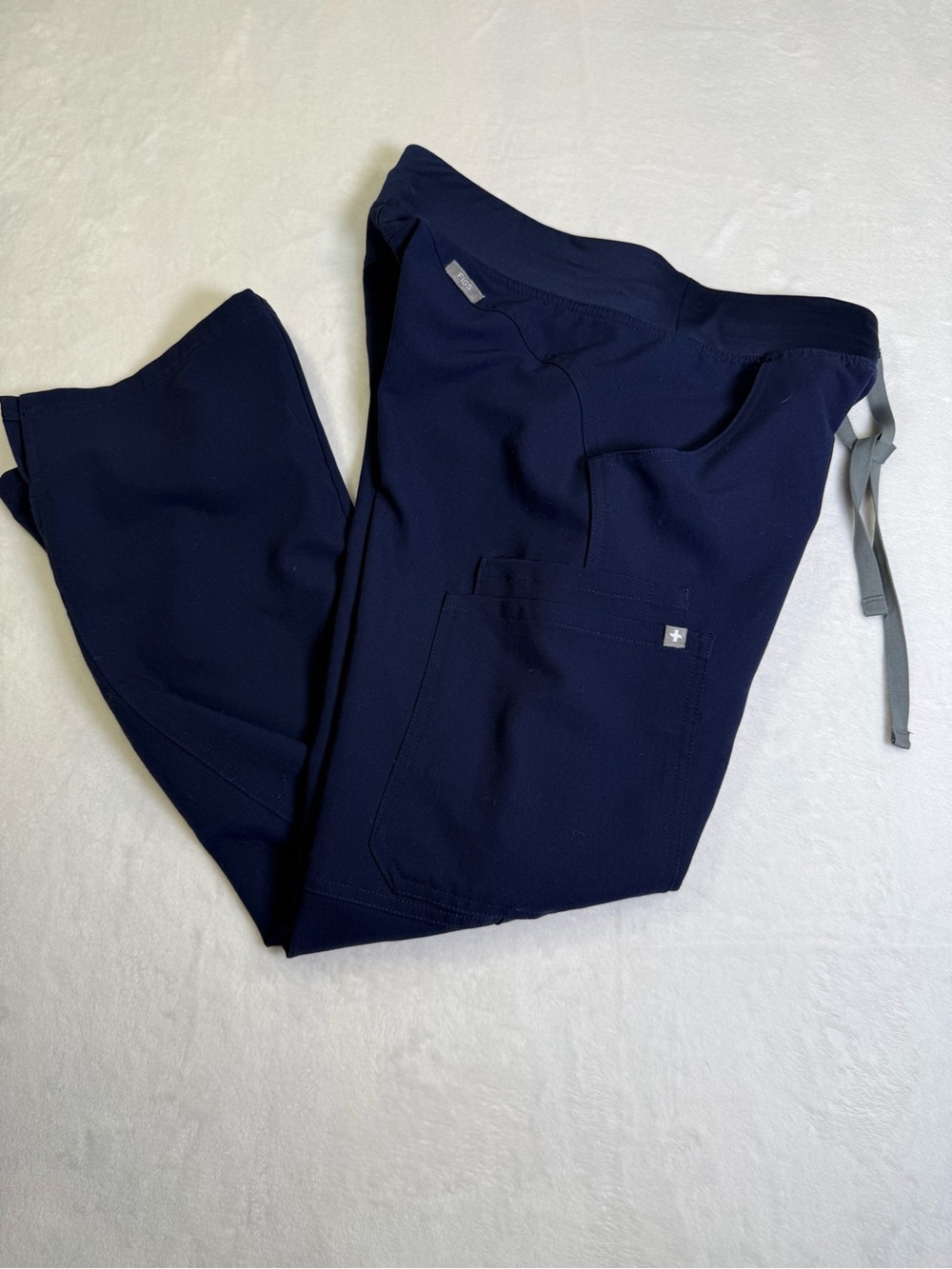 Figs Women's True Navy  Kade Straight Leg Cargo Scrub Pants XS/Petite